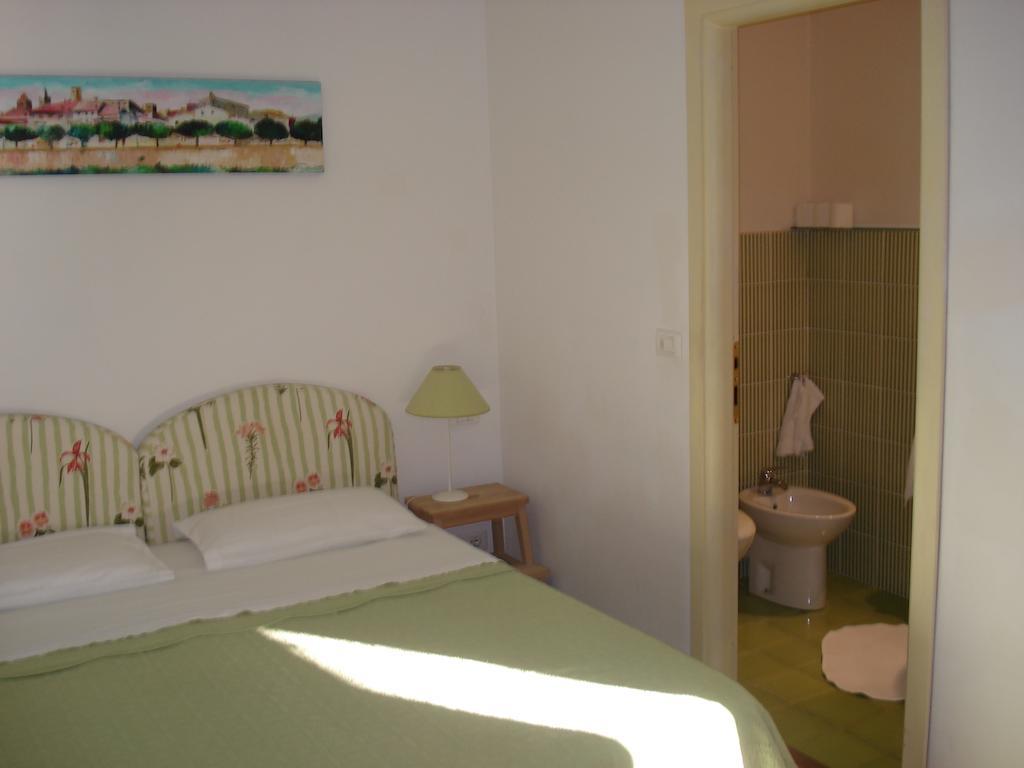 Agriturismo La Vecchia Dolceacqua Villa Phòng bức ảnh